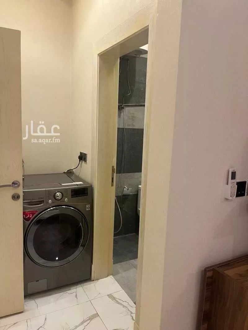 شقة 3 غرف في الملقا 8