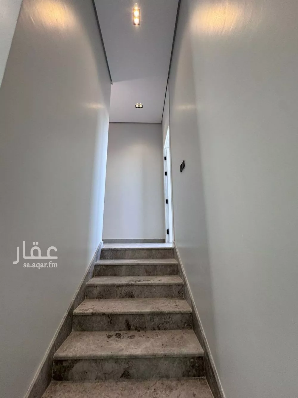 دور 2 غرف في النرجس 9
