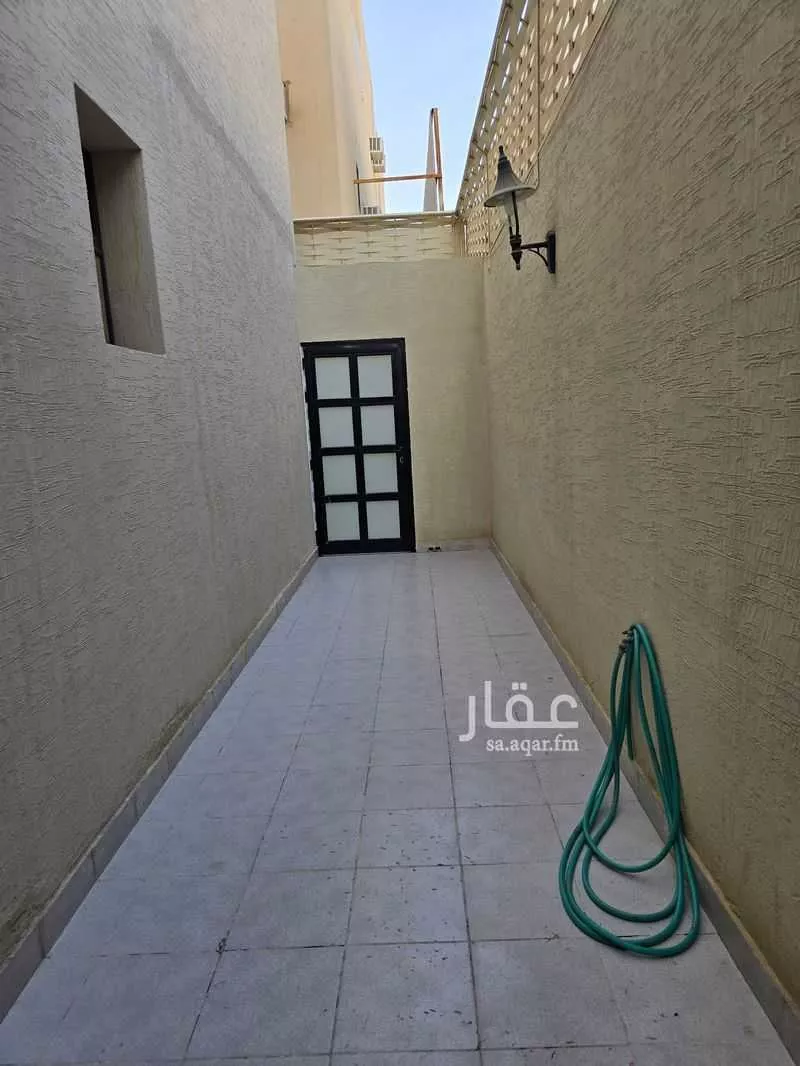 شقة 1 غرف في الملقا 8