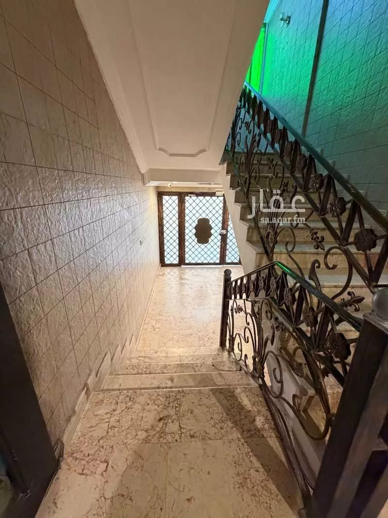 400 sqm building in Al Bawadi 8