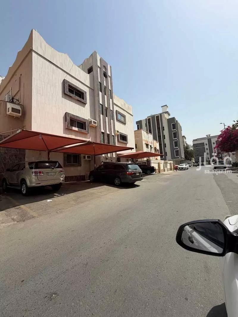 400 sqm building in Al Bawadi 9