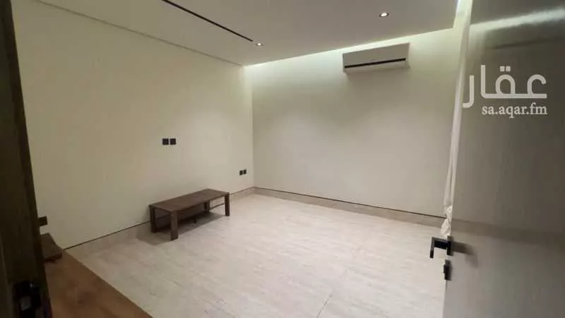شقة 6 غرف في الملقا 7