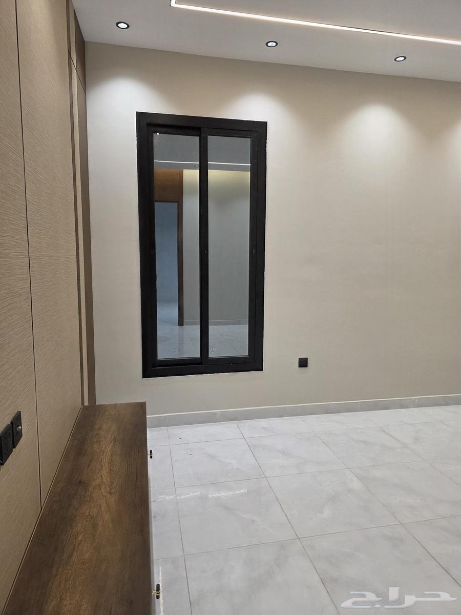 5 bedroom apartment in Al Sharayea 6