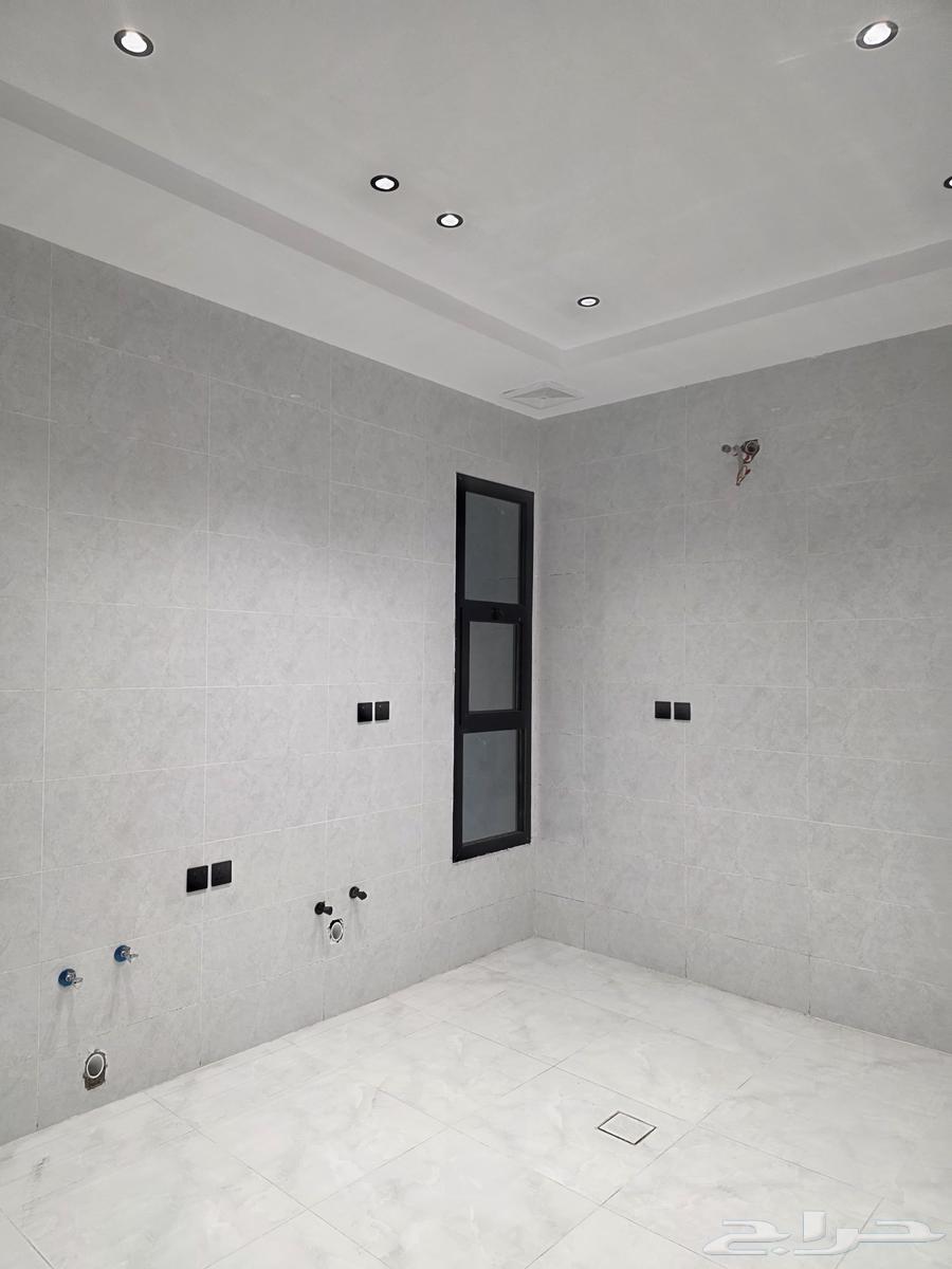 5 bedroom apartment in Al Sharayea 7