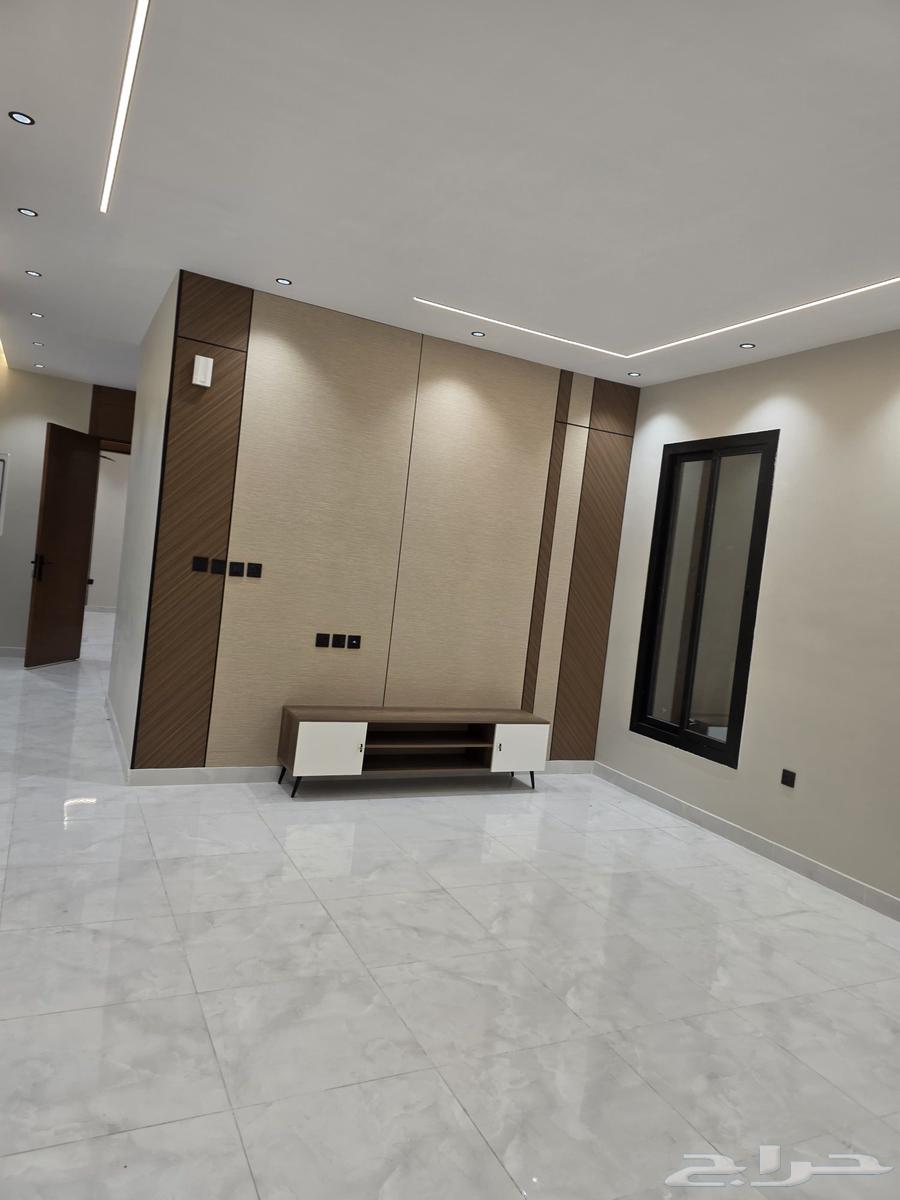 5 bedroom apartment in Al Sharayea 10