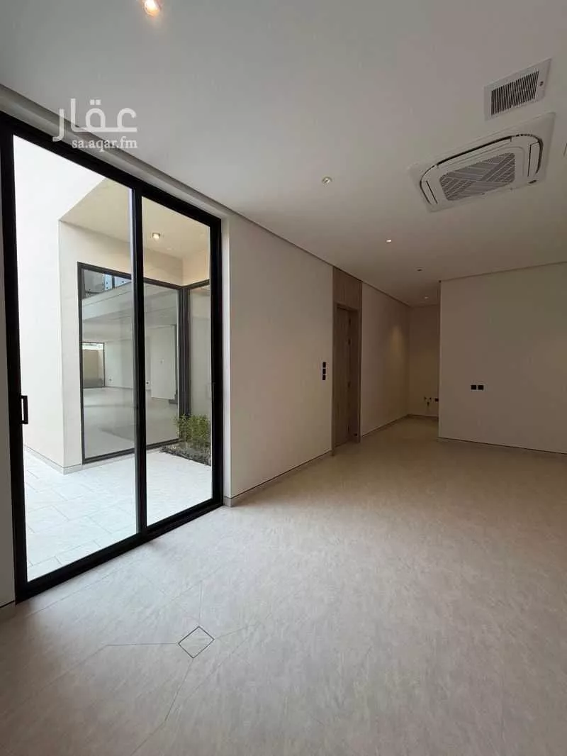 فيلا 5 غرف في النرجس 18