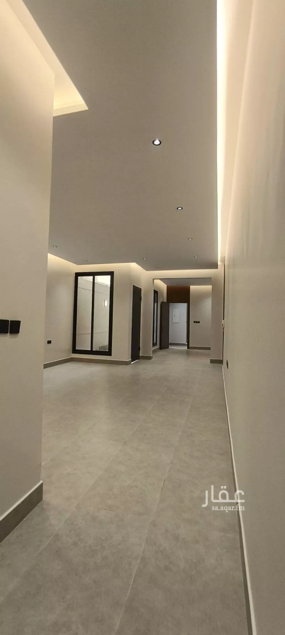 3 bedroom floor in Al Janadriyah 9