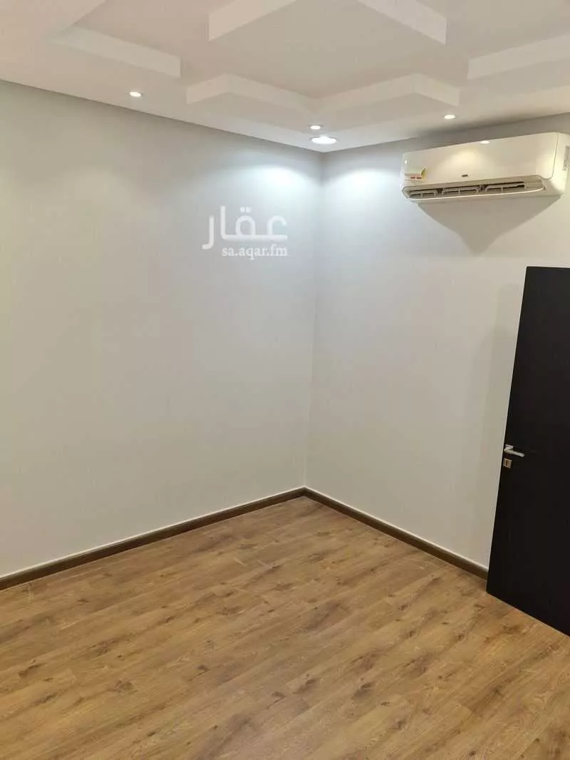 دور 4 غرف في عرقة 12