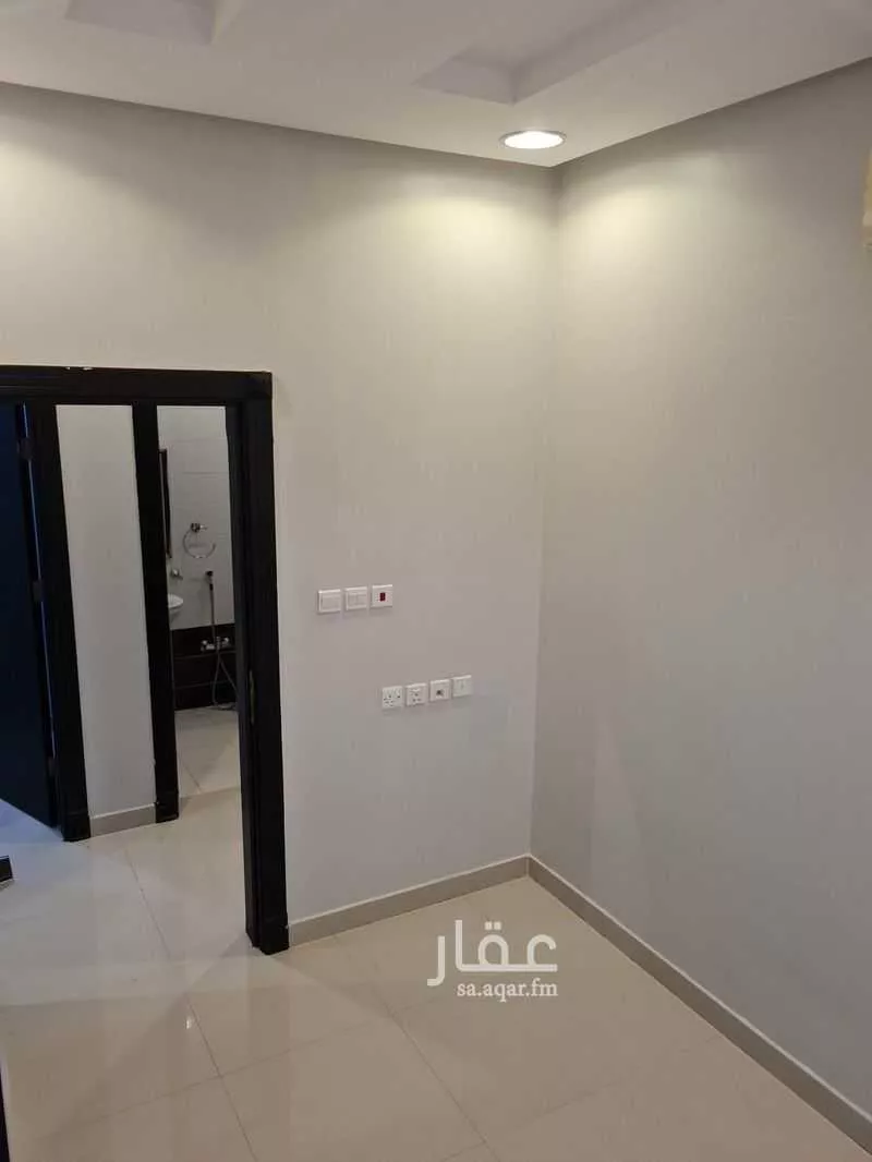 دور 4 غرف في عرقة 18