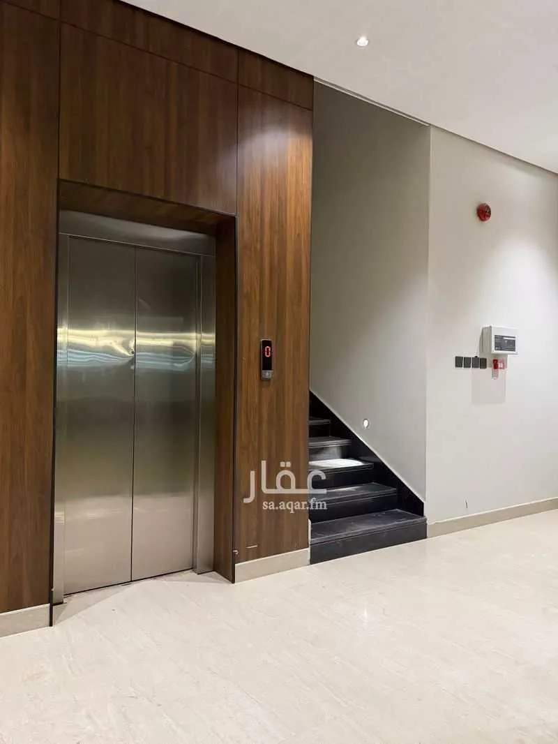 900 sqm building in Dhahrat Laban 4