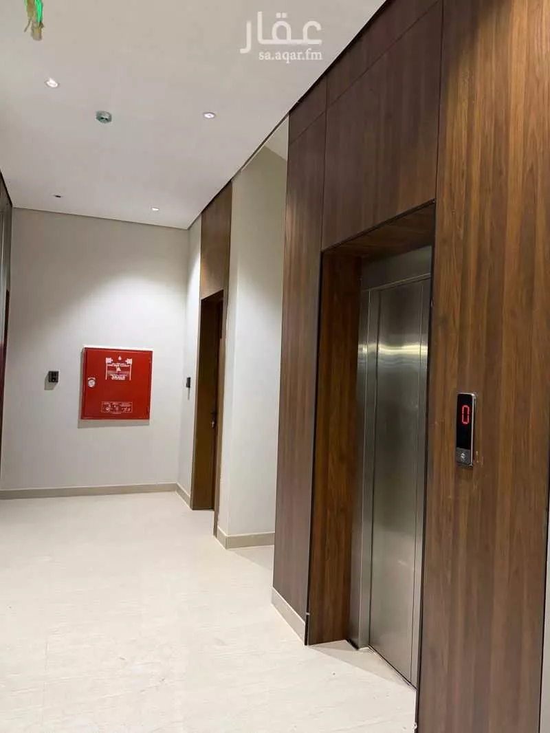 900 sqm building in Dhahrat Laban 6