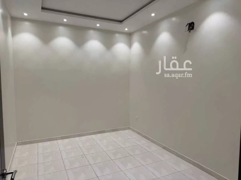 شقة 4 غرف في العارض 20