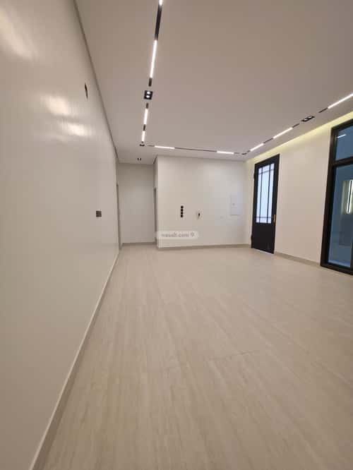 5 bedroom floor in Al Janadriyah 7