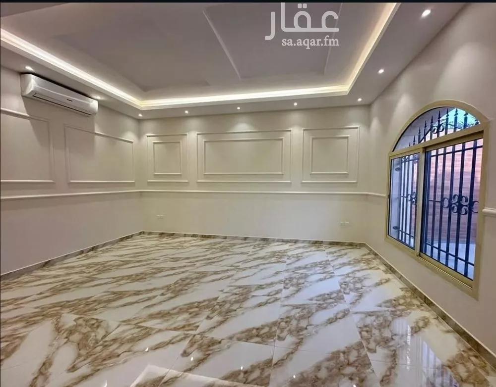 فيلا 8 غرف في العارض 3