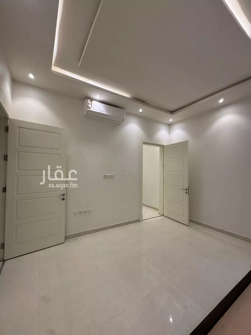 فيلا 7 غرف في العارض 12
