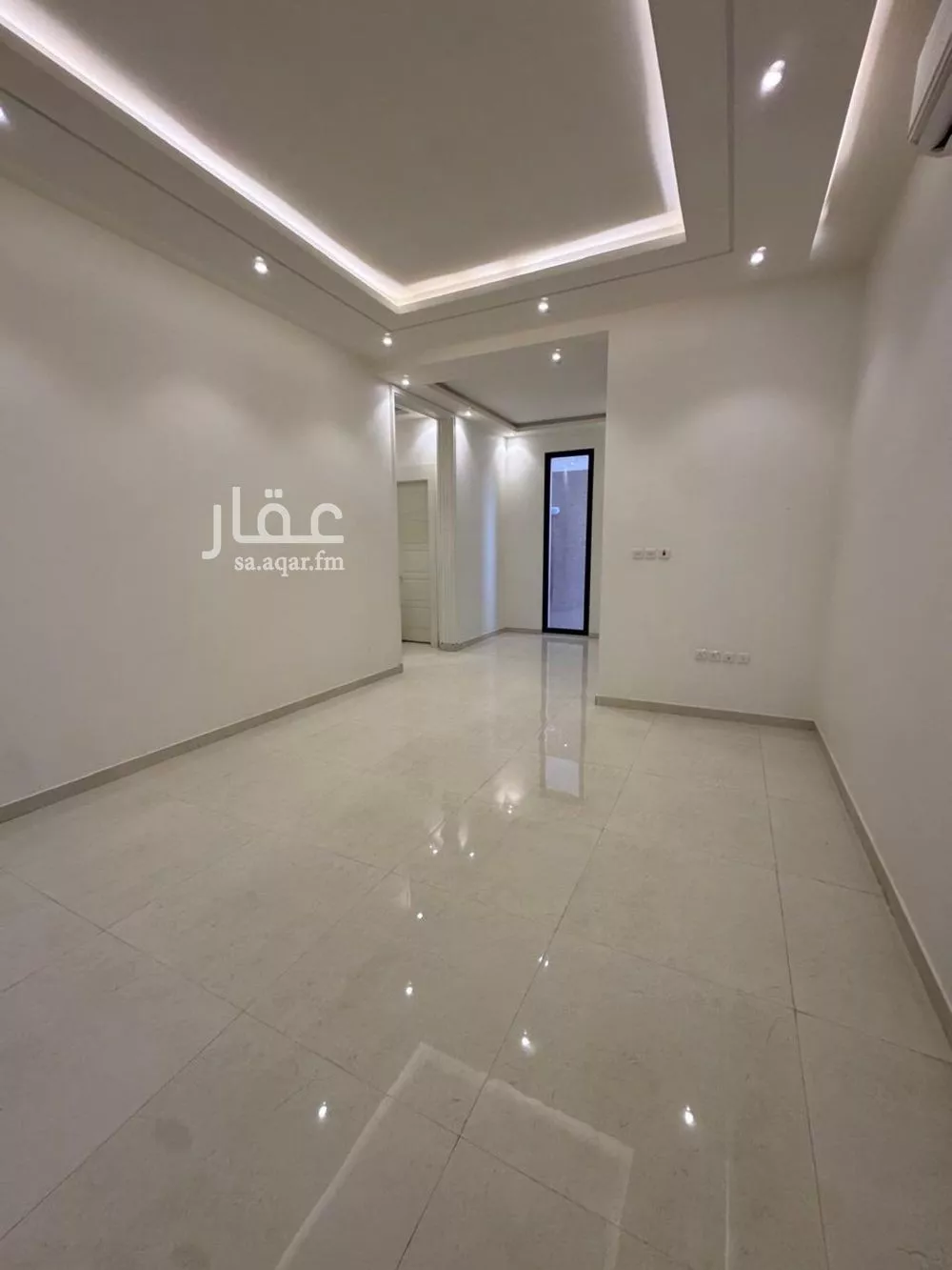 فيلا 7 غرف في العارض 9