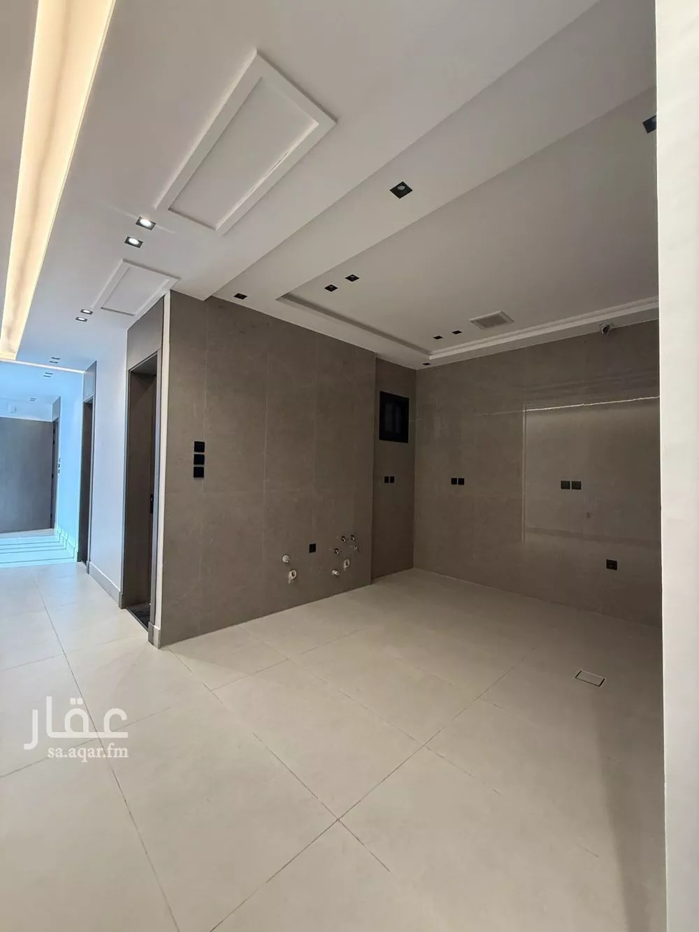 شقة 3 غرف في الرويس 4