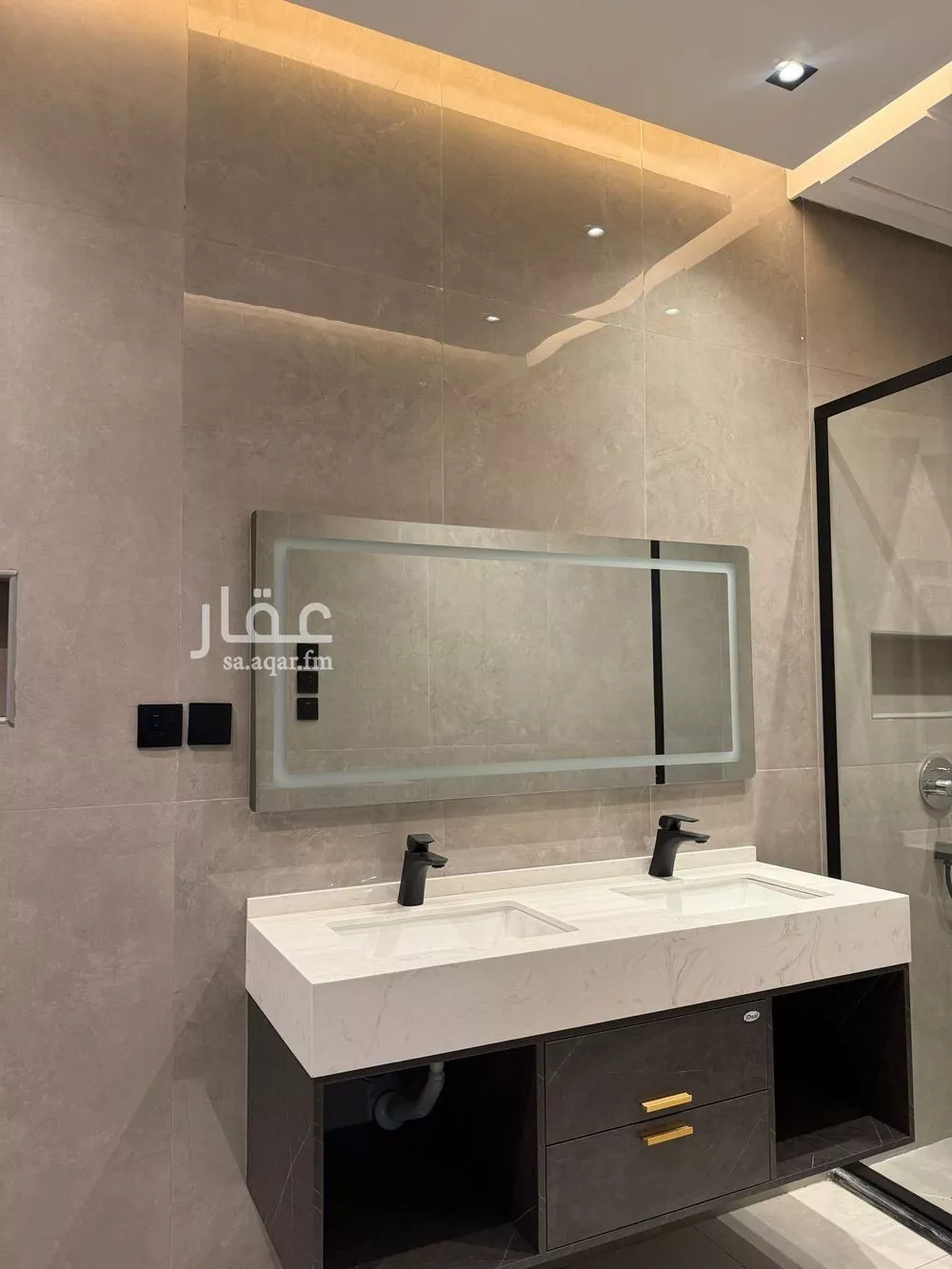 شقة 3 غرف في الرويس 5