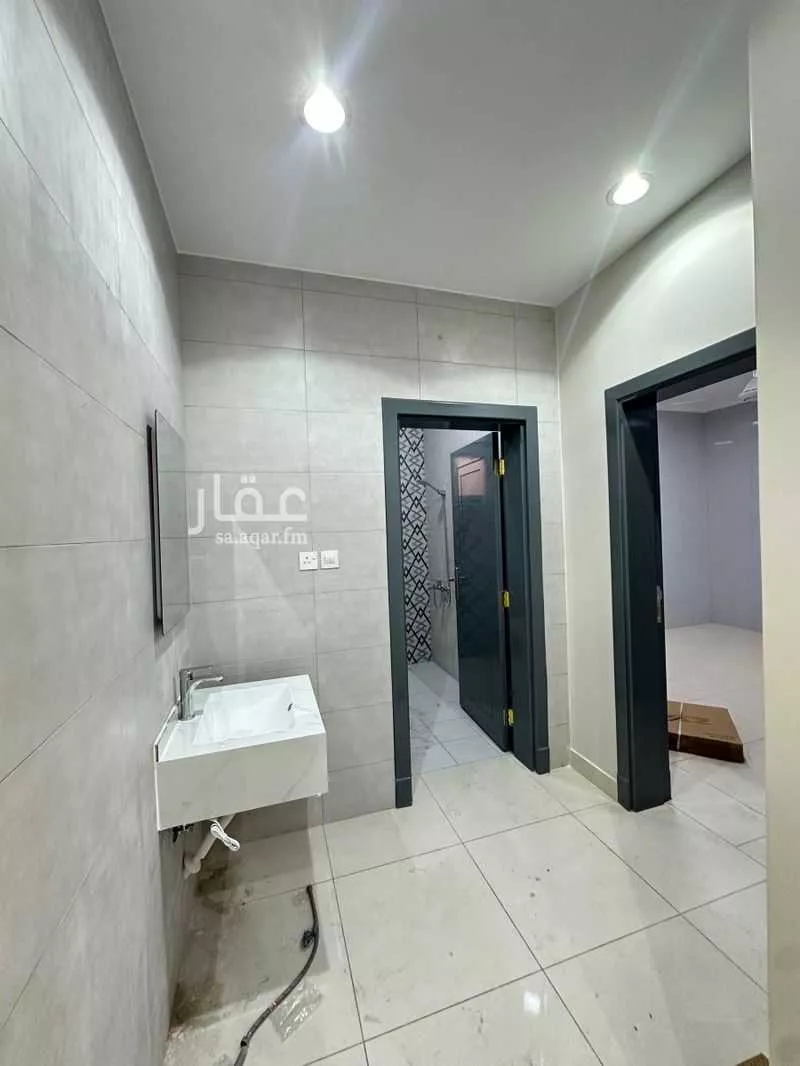 4 bedroom apartment in Al Aziziyah, Madinah 8