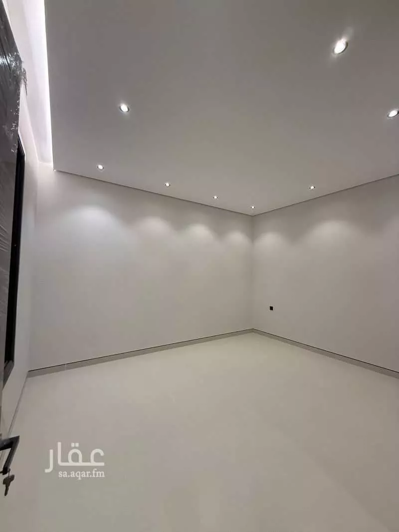 4 bedroom floor in Al Janadriyah 2