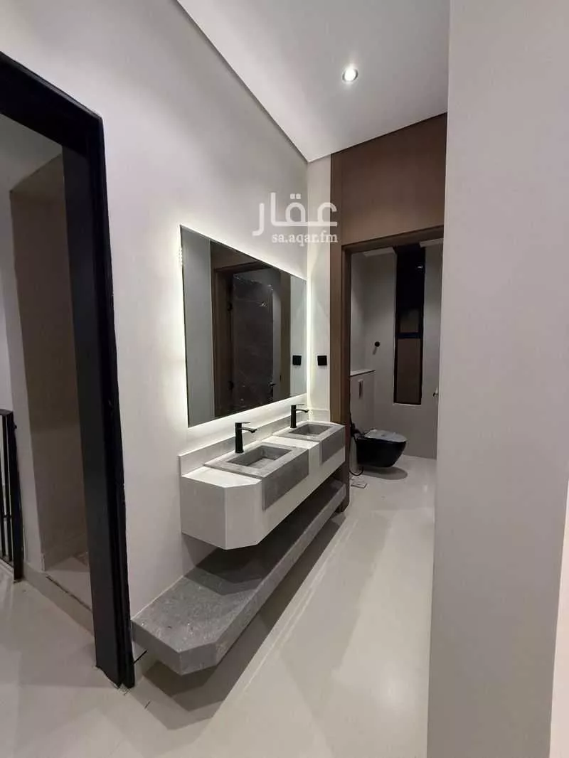4 bedroom floor in Al Janadriyah 3