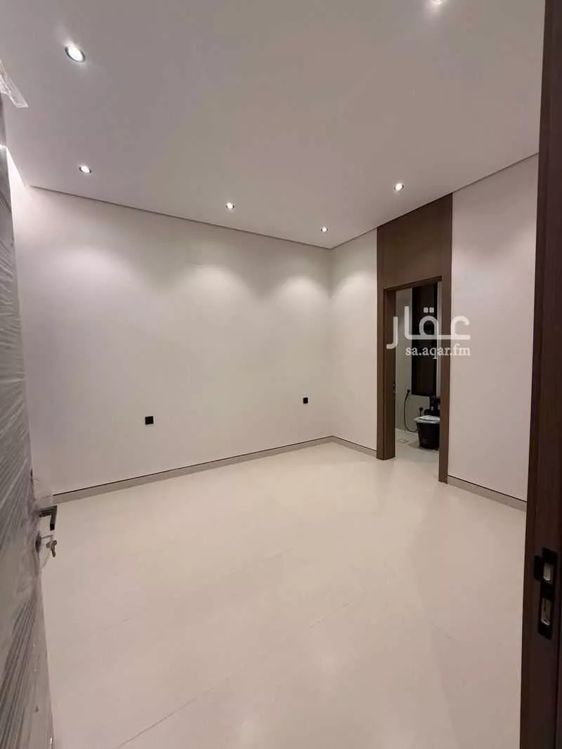 4 bedroom floor in Al Janadriyah 6