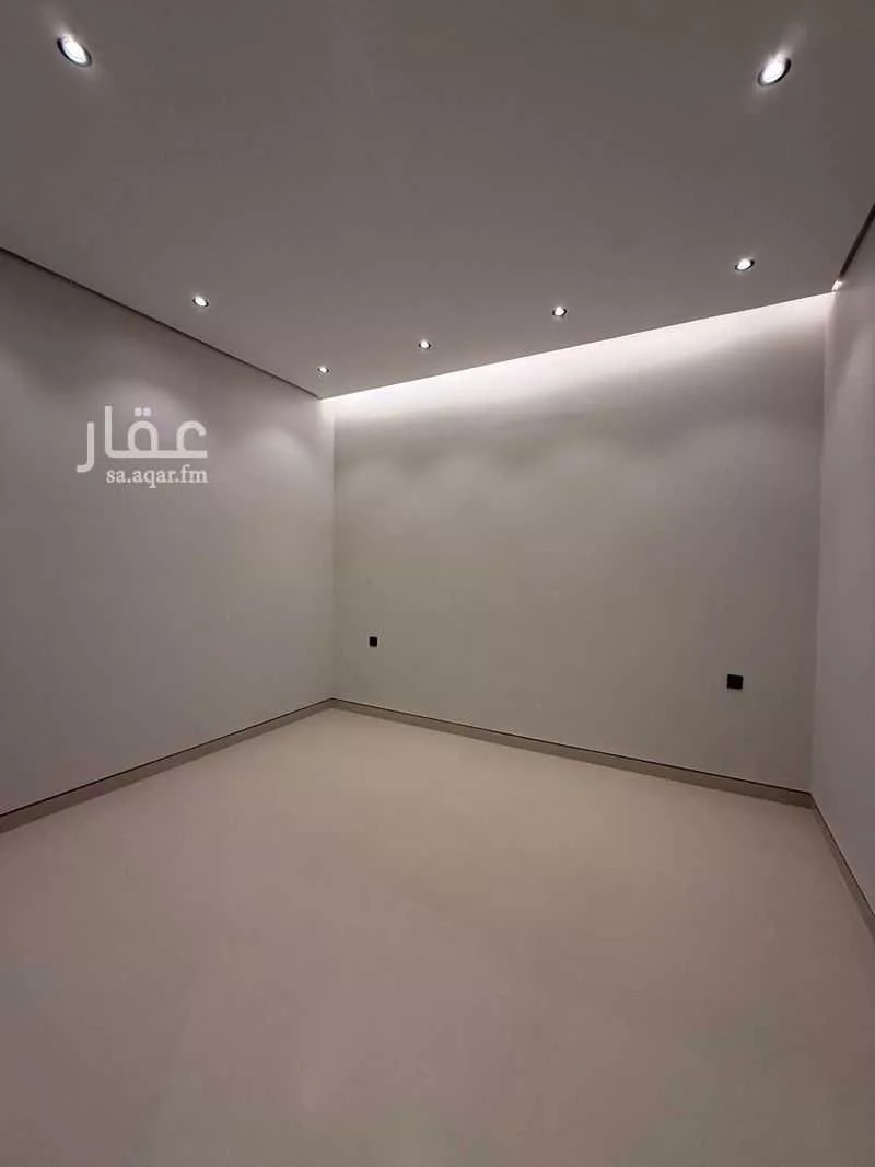 4 bedroom floor in Al Janadriyah 8