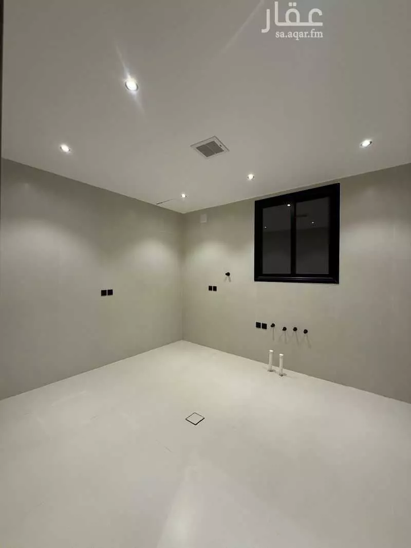 4 bedroom floor in Al Janadriyah 10