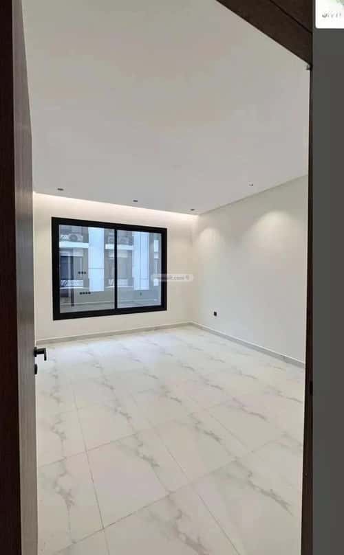 شقة 4 غرف في الروضة 1