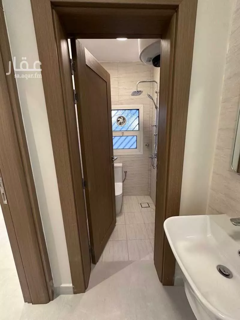 4 bedroom apartment in Al Rabwa, Riyadh 8