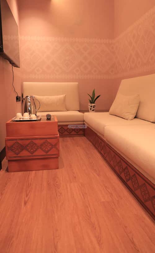 مكتب 1584 م² في المربع 2