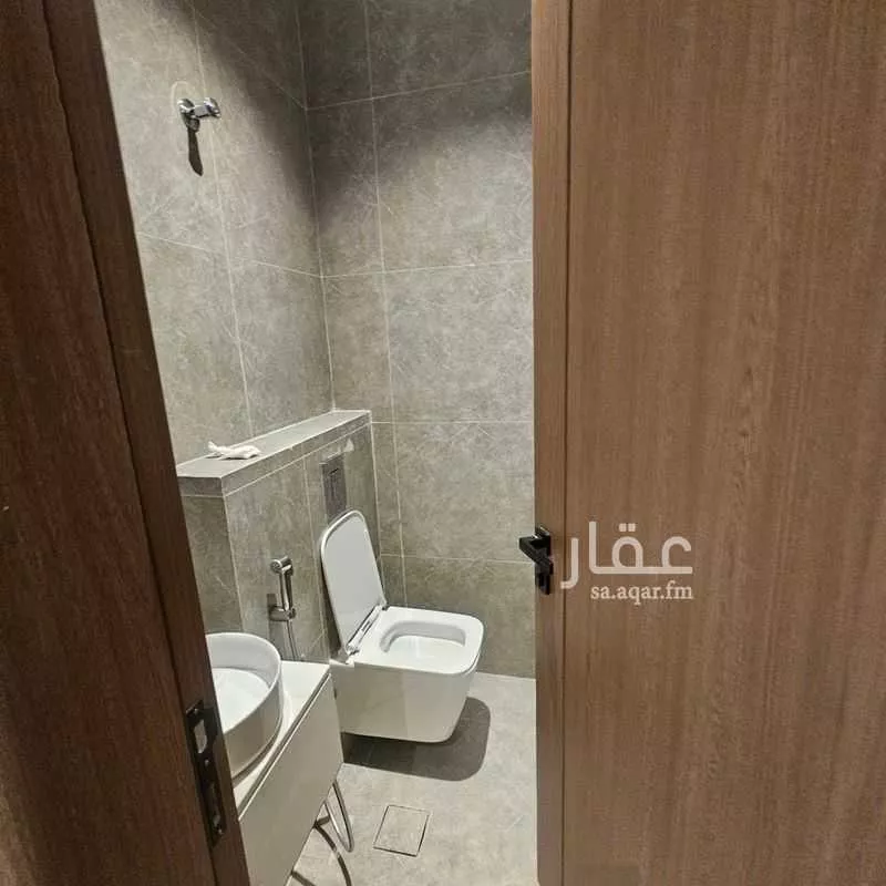 شقة 5 غرف في الحمرا 12