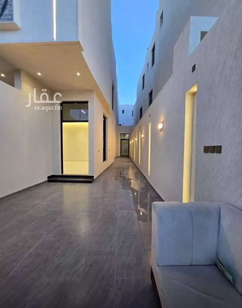 8 bedroom floor in Al Janadriyah 2