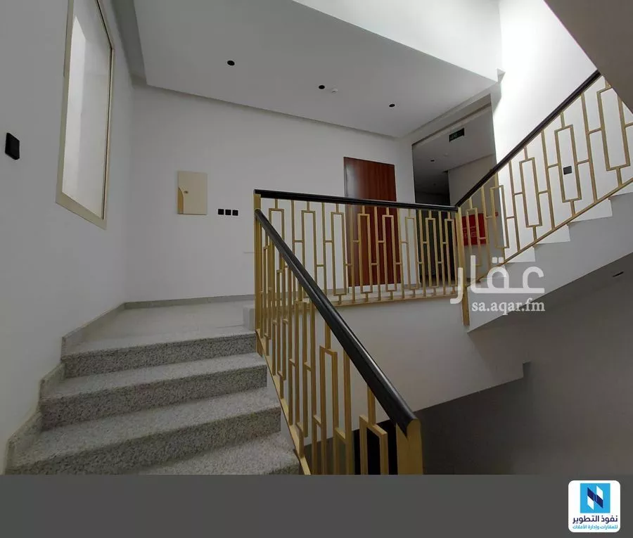 عمارة 916 م² في العارض 3