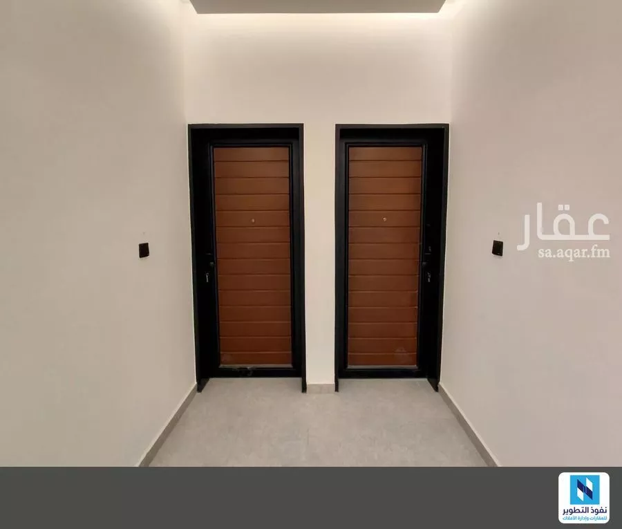 عمارة 916 م² في العارض 5