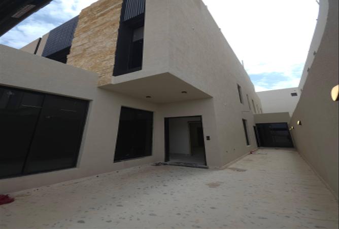 4 bedroom villa in Al Wisam 2