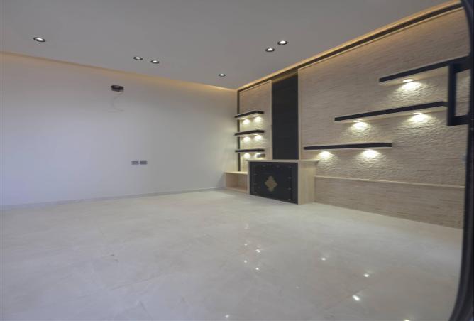 5 bedroom apartment in Al Janadriyah 3