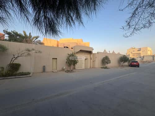 10 bedroom villa in Al Rabwa 1