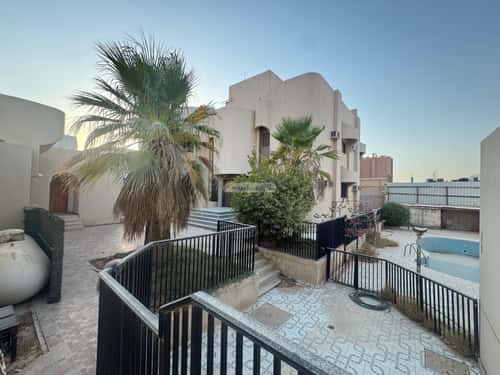 10 bedroom villa in Al Rabwa 4