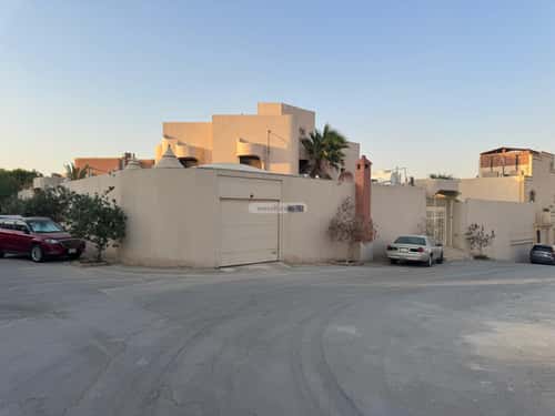 10 bedroom villa in Al Rabwa 12