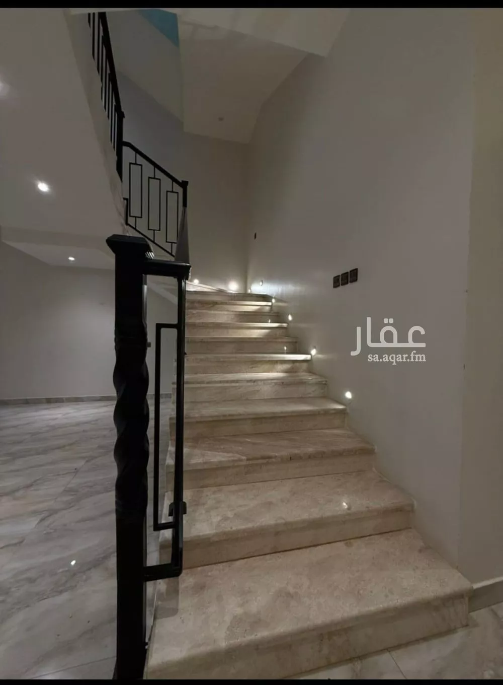 فيلا 6 غرف في النرجس 16