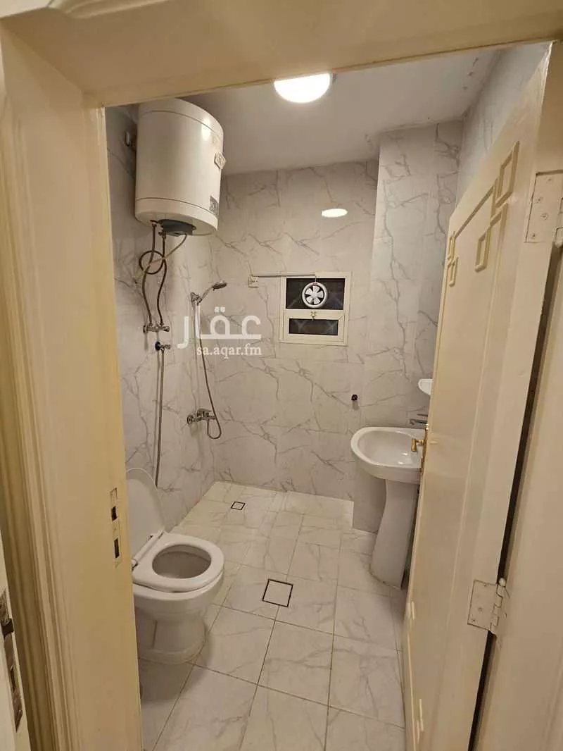 8 bedroom villa in Al Rawdah, Riyadh 9