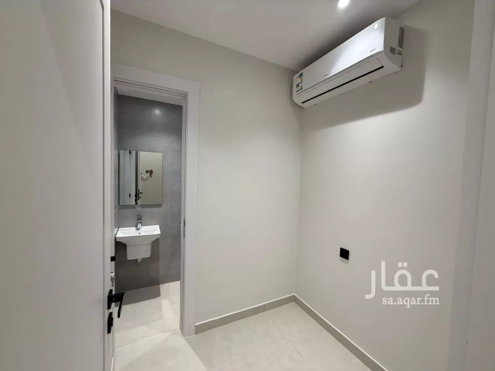 3 bedroom apartment in Al Fanar, Eastern Province 5