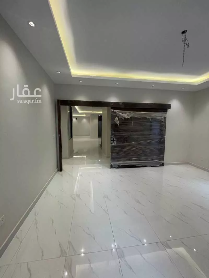 8 bedroom villa in Al Janadriyah 12