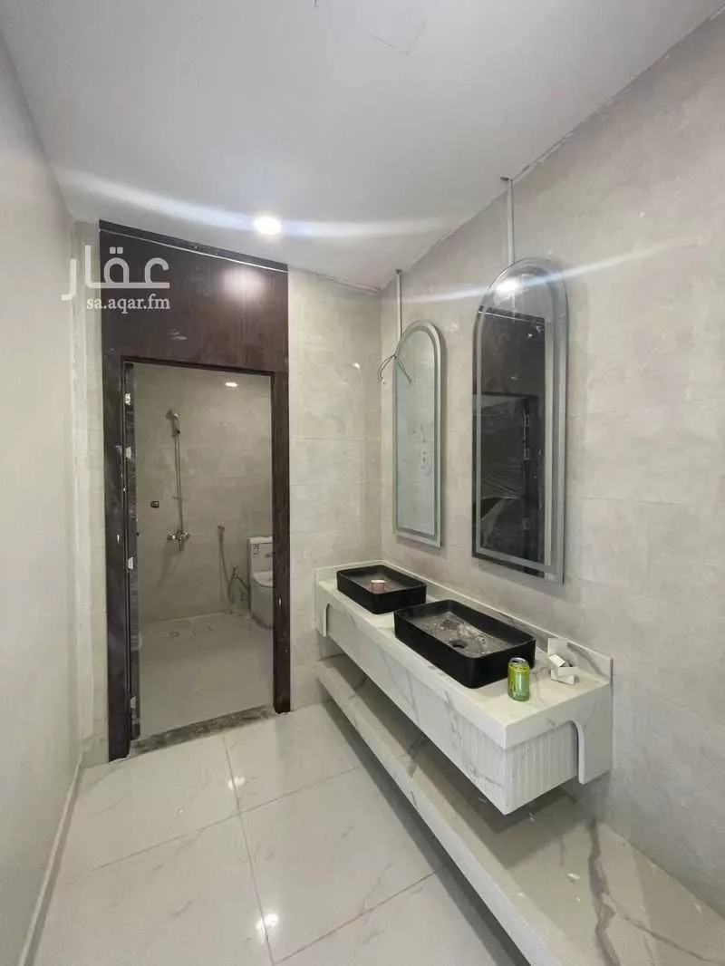 8 bedroom villa in Al Janadriyah 14