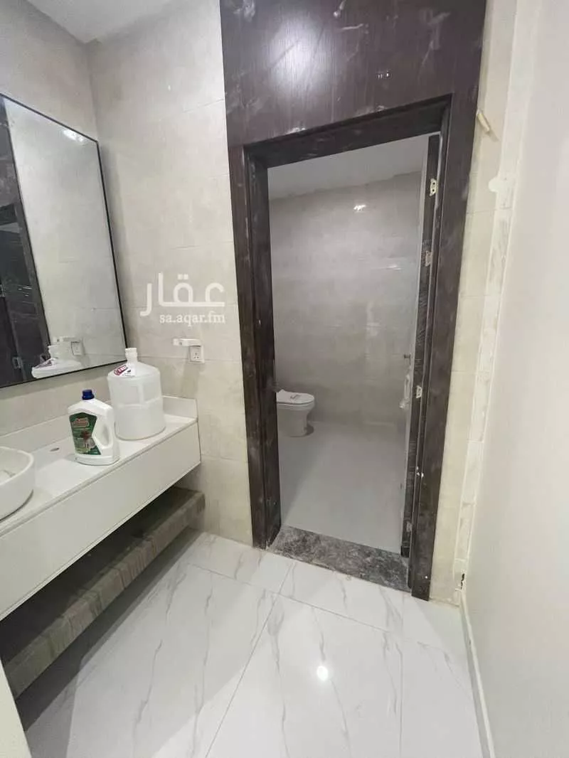 8 bedroom villa in Al Janadriyah 15