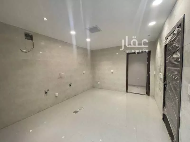 8 bedroom villa in Al Janadriyah 17