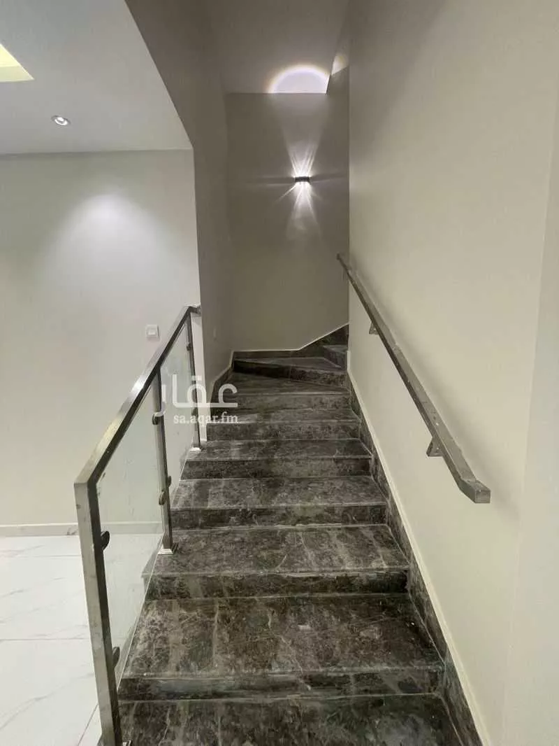 8 bedroom villa in Al Janadriyah 18
