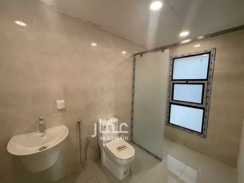 8 bedroom villa in Al Janadriyah 24