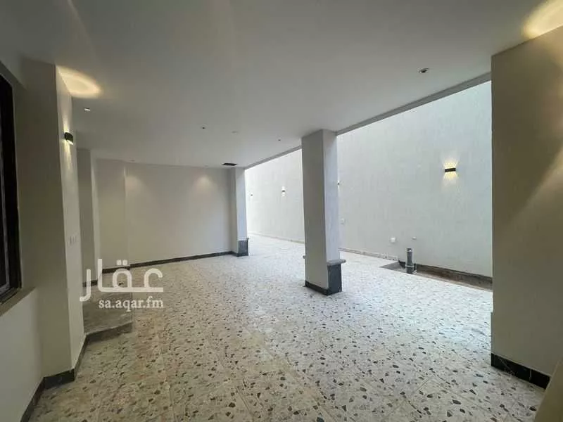 8 bedroom villa in Al Janadriyah 6